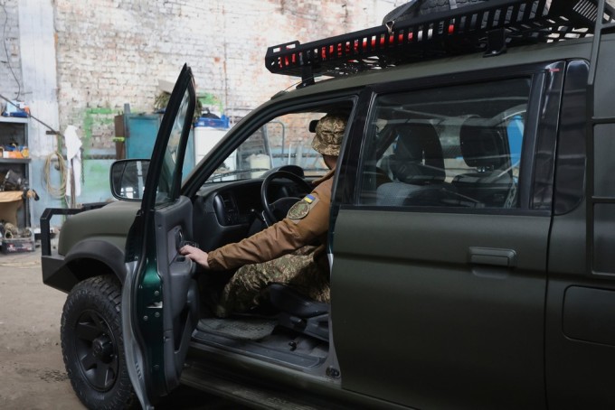 СТО на колесах: Слобожанські «Скіфи» отримали мобільну майстерню для ремонту техніки на фронті